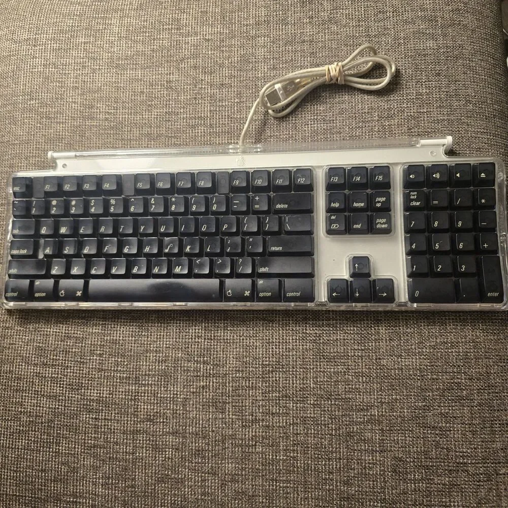 Apple Full-Size Pro Keyboard M7803 USB Designed for Mac Computers